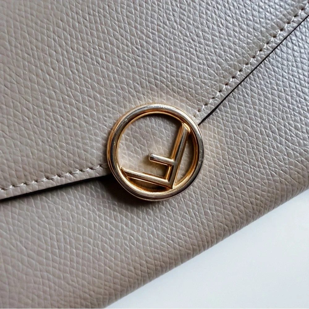 Fendi wallet on chain - Picture 5 of 12